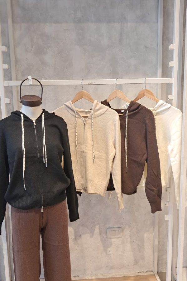 CAMPERA HILO CON CAPUCHA IMPORTADO