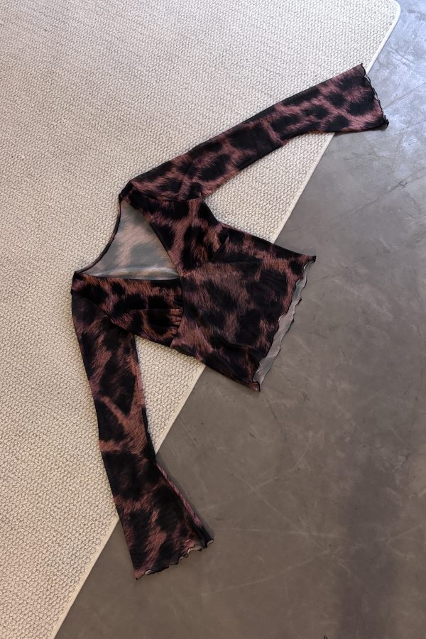 TOP TUL LEOPARDO ESCOTE V MANGA LARGA