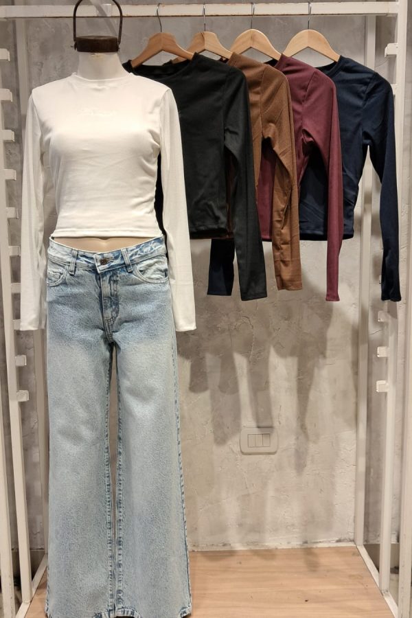 REMERA ESSENTIALS